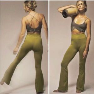 Good Karma Flare Leggings NWOT